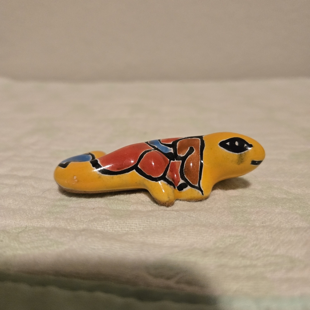 Talavera Mexican Ceramic Iguana Wall Hanger. 3 Inches